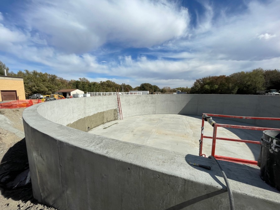 PENETRON ADMIX SB-treated concrete is resistant to the chlorides, sulfates, nitrates, and corrosive compounds and chemicals added during wastewater treatment processes.