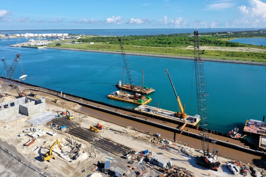 Port Canaveral project engineers specified a robust concrete waterproofing solution to protect against the marine environment, chloride ion penetration, and resulting corrosion.