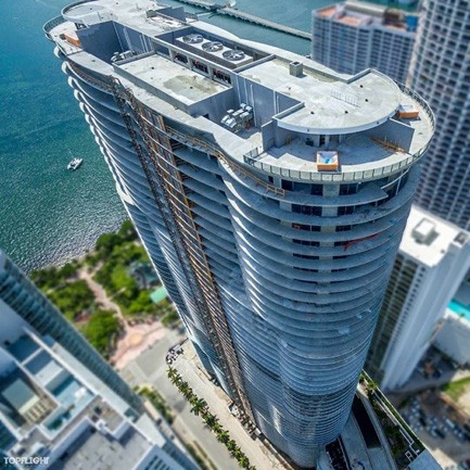 This extremely tall 52-story condo tower has a deep below-grade structure with an absolutely secure PENETRON-treated concrete foundation for optimal durability.