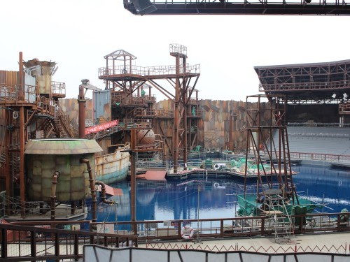 PENETRON ADMIX was used to ensure the walls of the main pool in WaterWorld (here under construction) would withstand the constant high hydrostatic pressure.